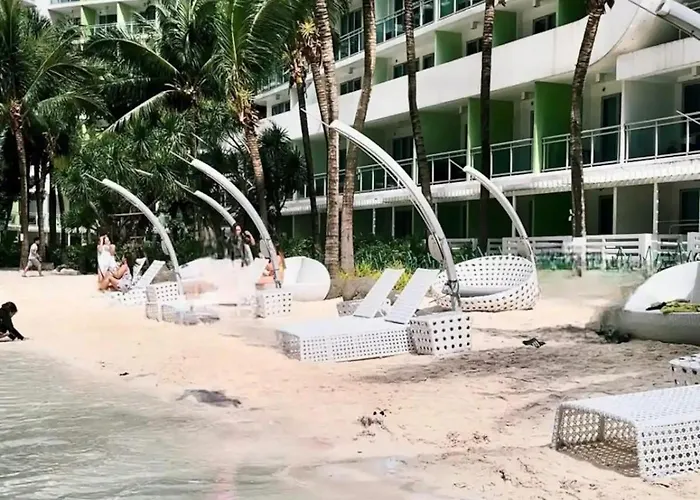 Azure Urban Residences By V'staycation Aparthotel