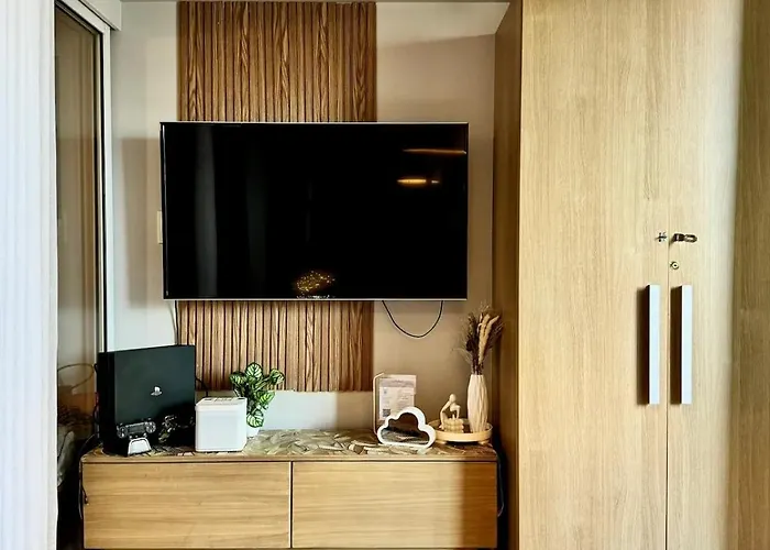 Azure Urban Residences By V'staycation Aparthotel Manila
