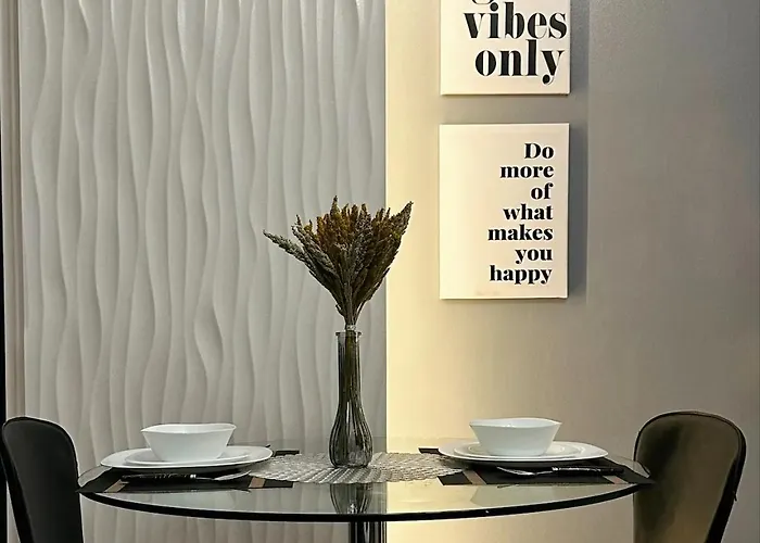 Azure Urban Residences By V'staycation Aparthotel *